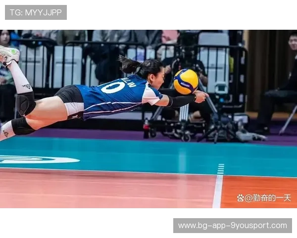 女排自由人救球救出时代名场面